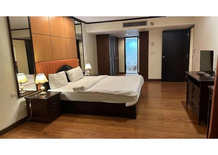 Omni Tower Serviced Nana 公寓