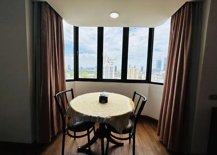 Omni Tower Serviced Nana 公寓 *